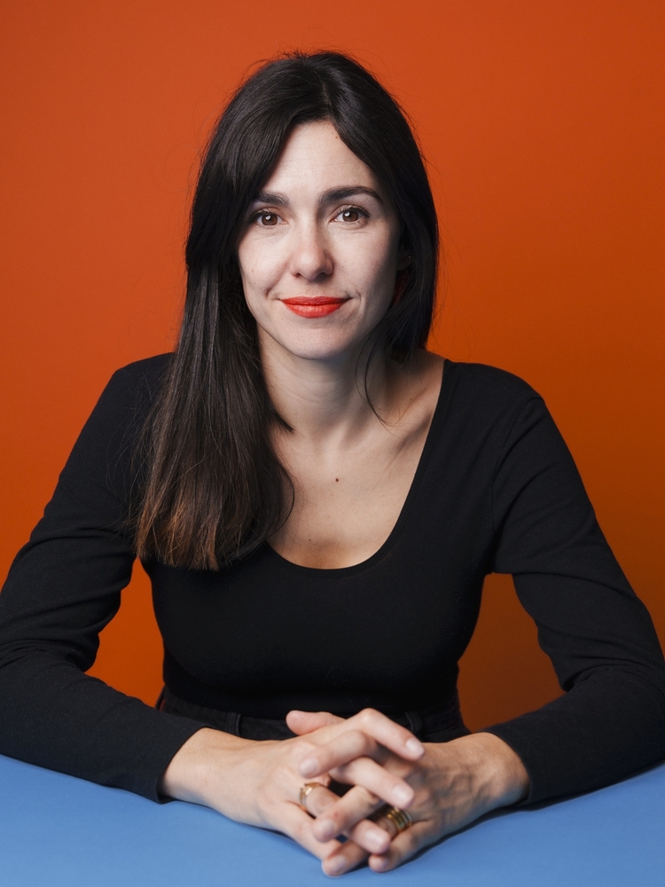 Alice Vial, Artiste-Interprète - Agence Anora