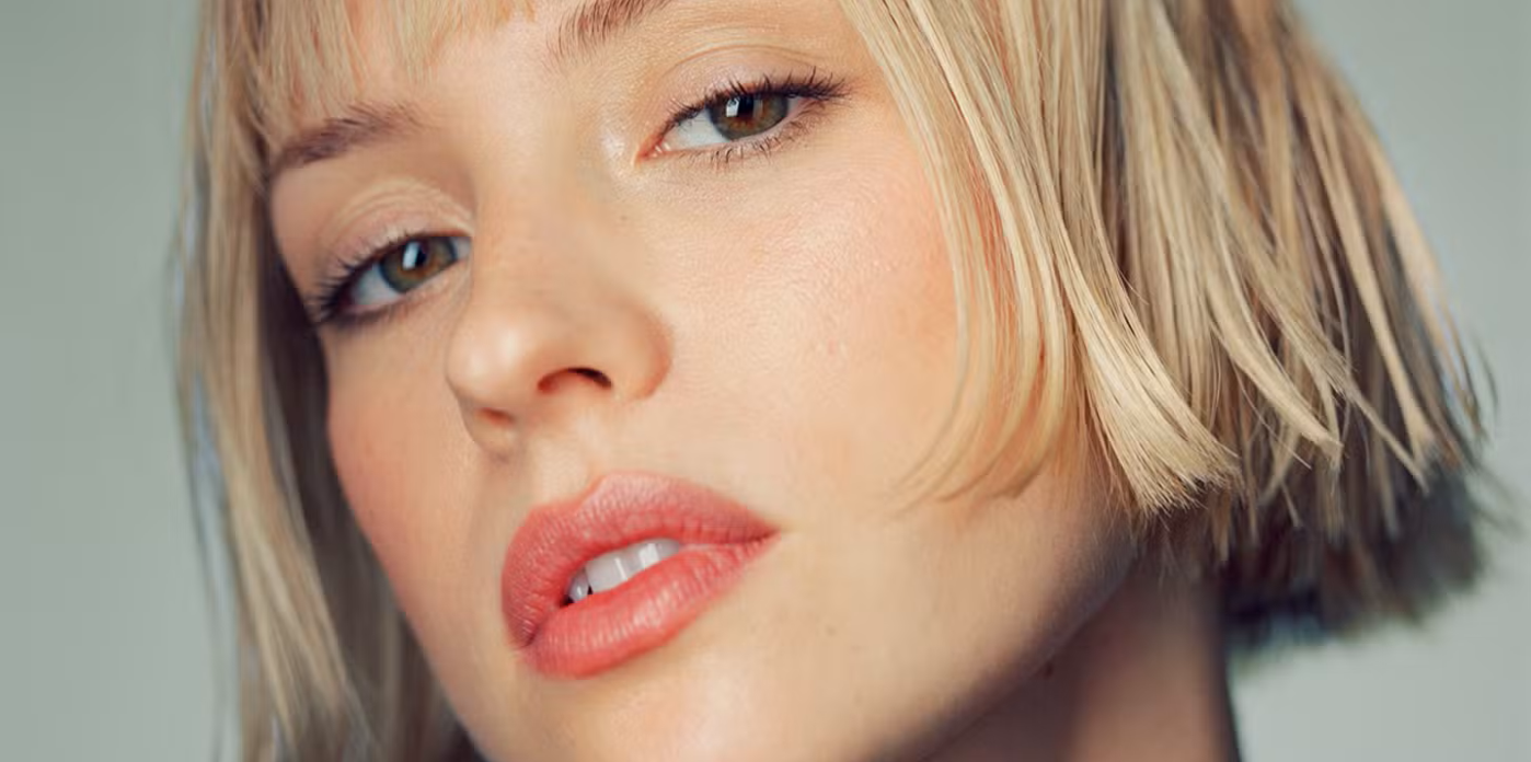 Angèle, Artiste-Interprète - Agence Anora