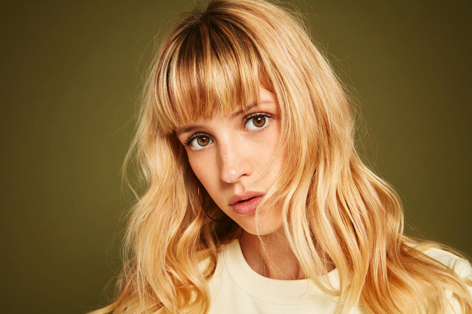 Angèle, Artiste-Interprète - Agence Anora