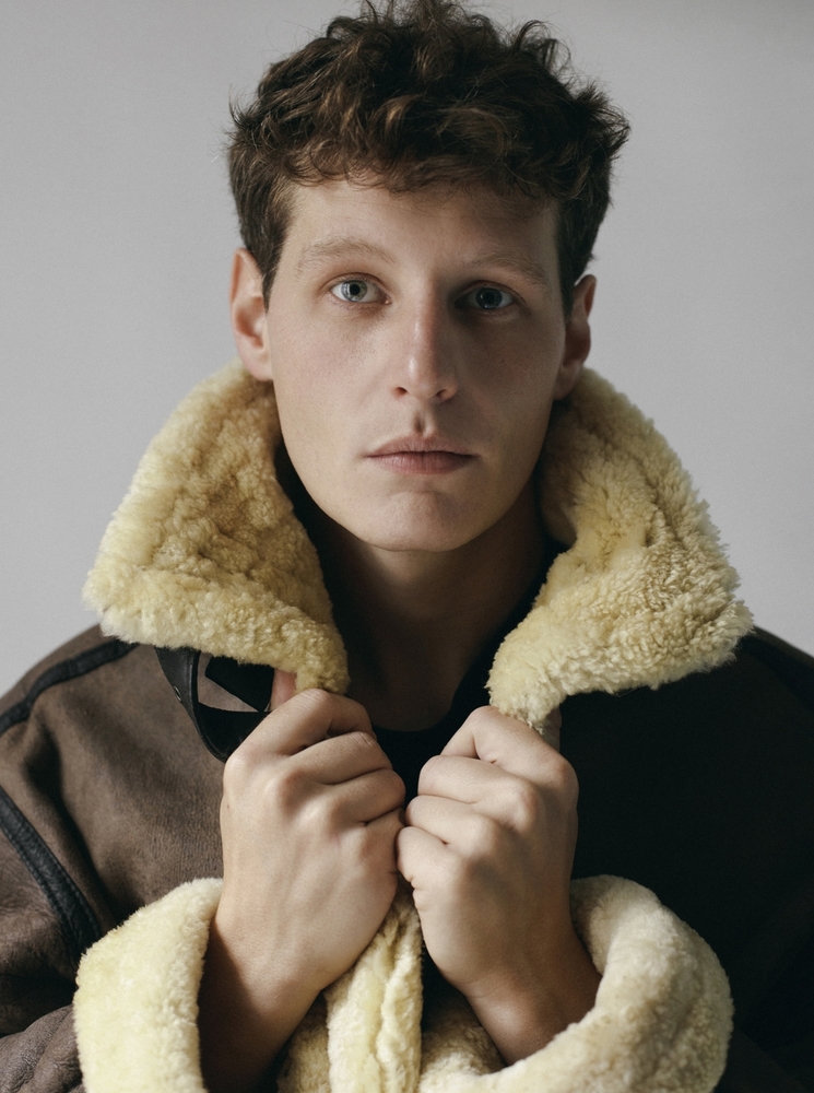 Antoine Gourlier , Artiste-Interprète - Agence Anora