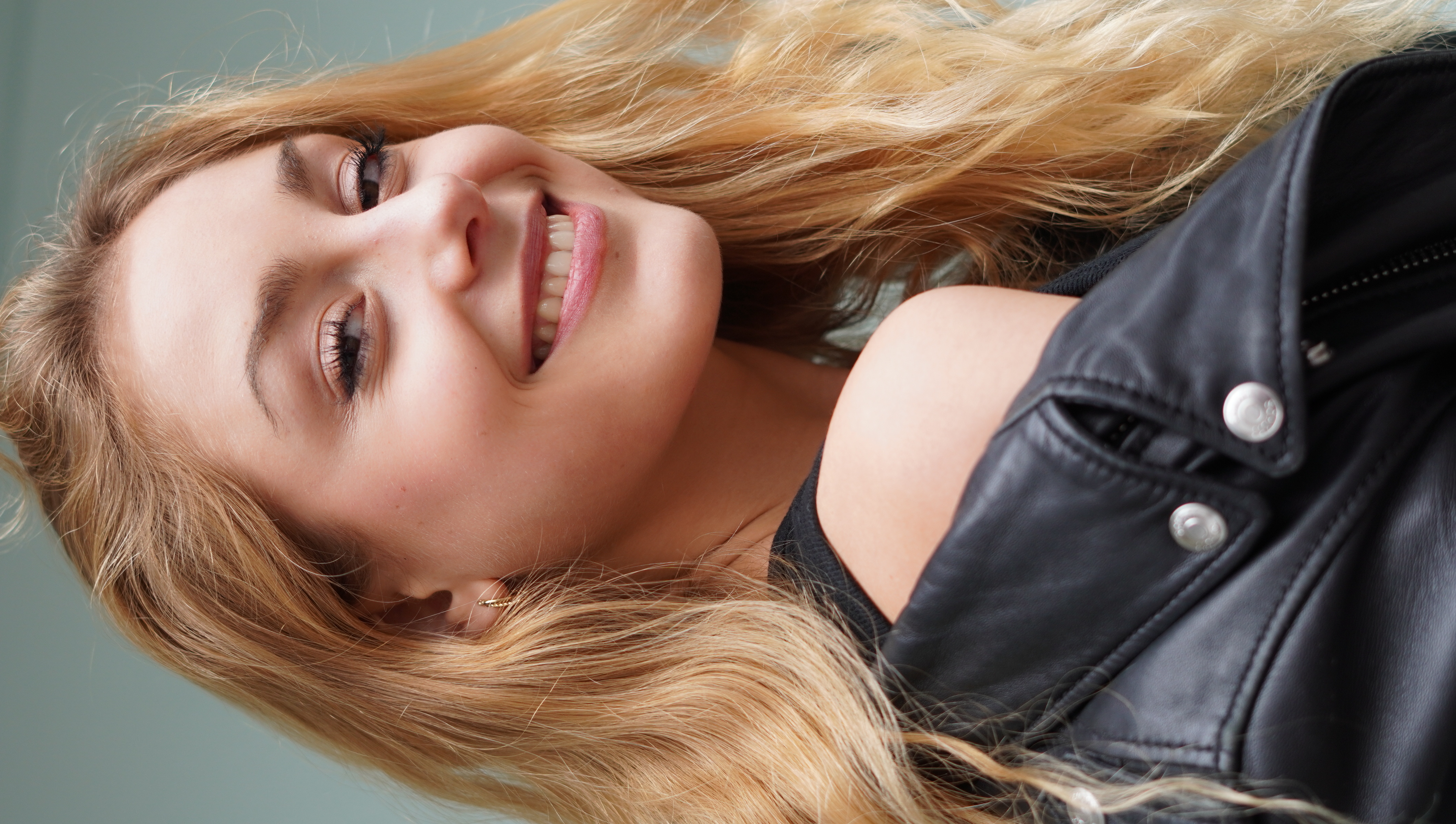 Chloé Delassis, Artiste-Interprète - Agence Anora
