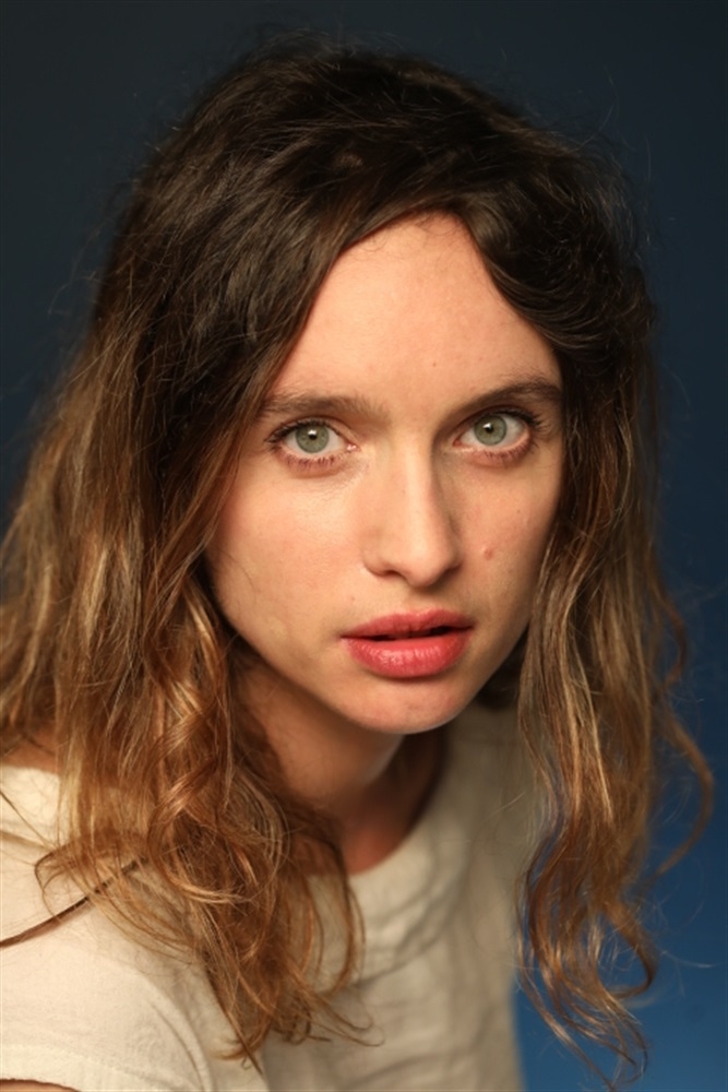 Clara Ponsot, Artiste-Interprète - Agence Anora