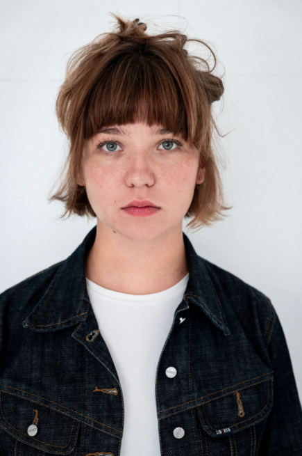 Colette Crouzet, Artiste-Interprète - Agence Anora