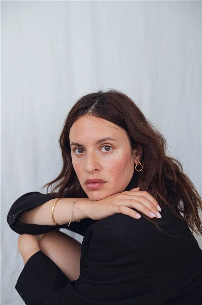 Frankie Wallach, Artiste-Interprète, Réalisatrice - Agence Anora