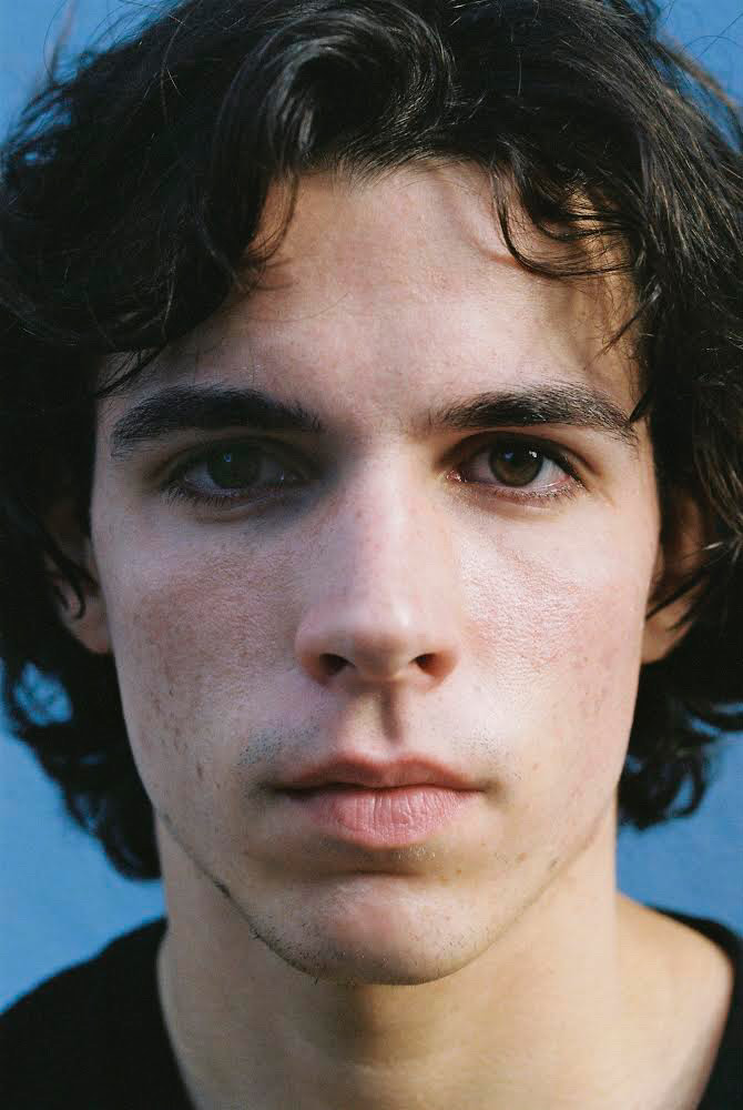 Joann Brezot , Artiste-Interprète - Agence Anora