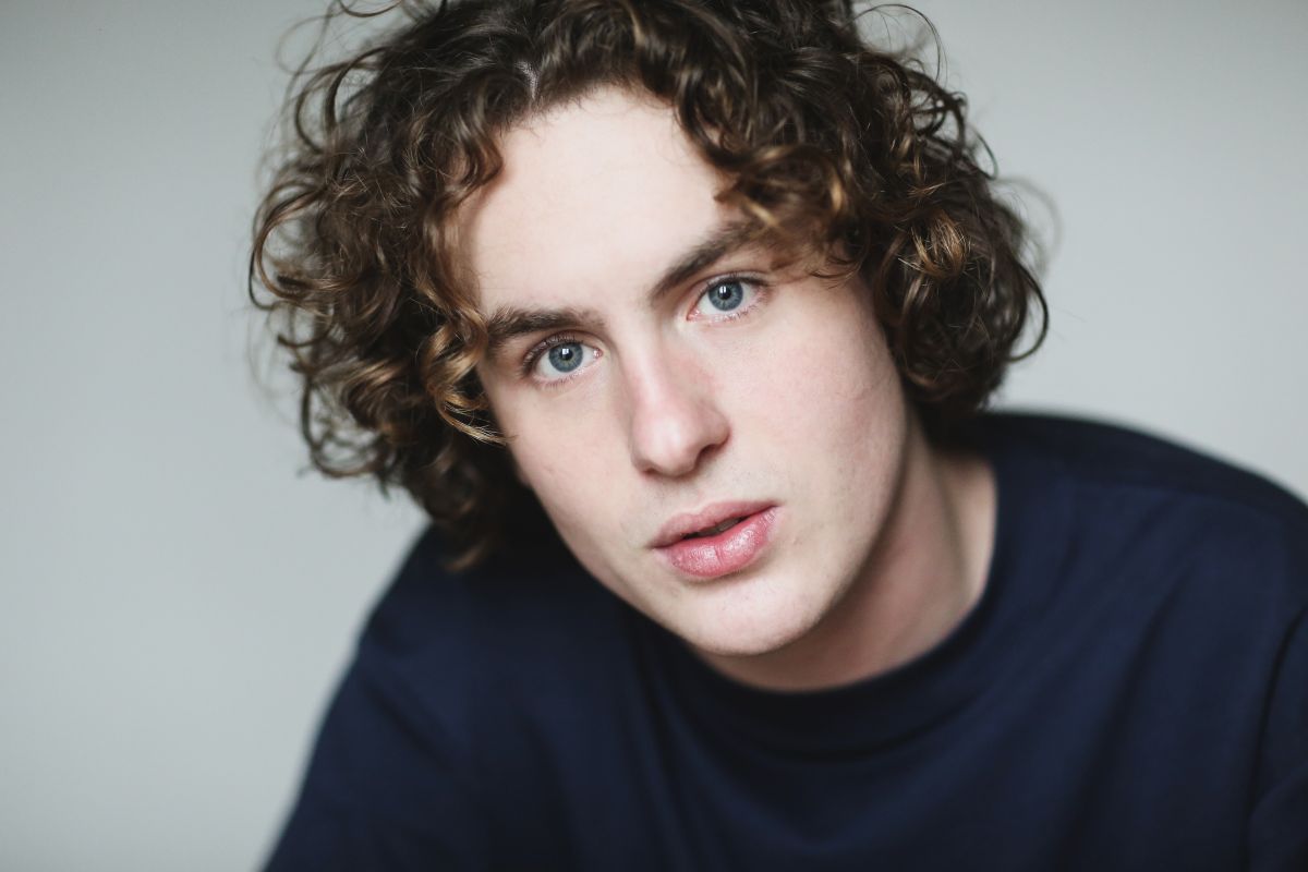 Jules Porier, Artiste-Interprète - Agence Anora