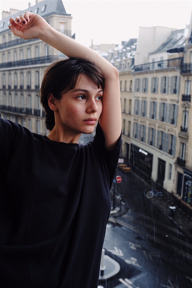 Léonie Lojkine, Artiste-Interprète - Agence Anora