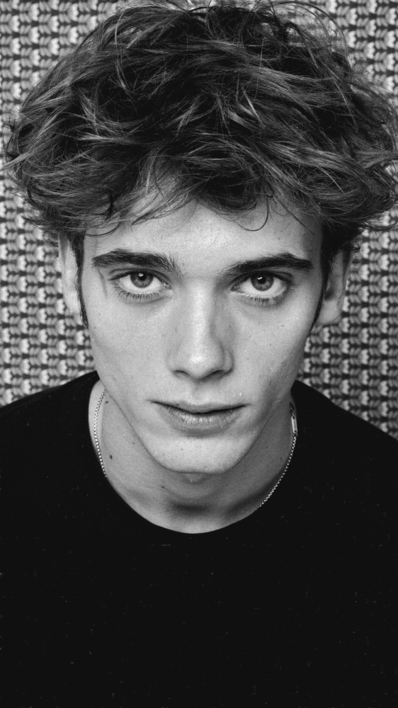 Louis Trégant, Artiste-Interprète - Agence Anora