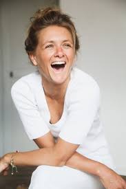 Marine Barnerias, Artiste-Interprète - Agence Anora