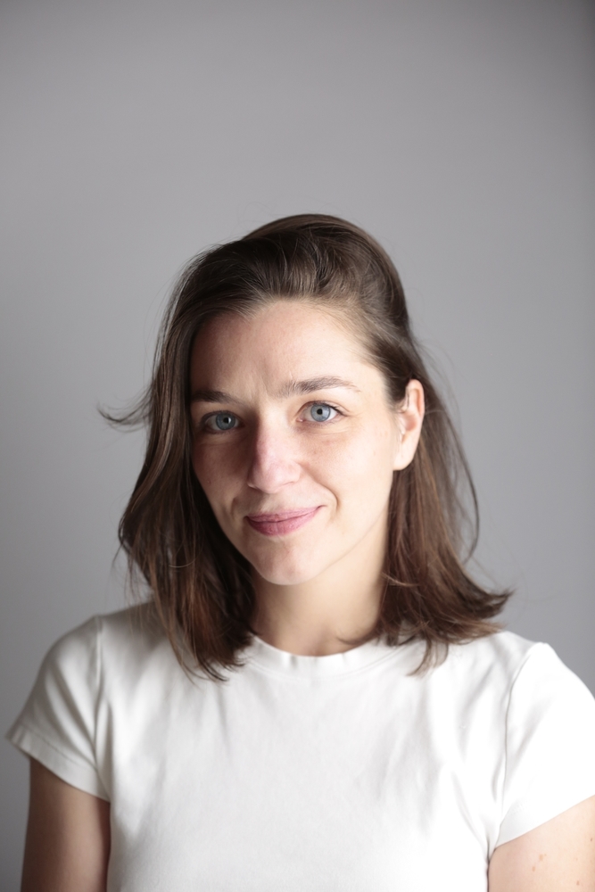 Pia Lagrange , Artiste-Interprète - Agence Anora