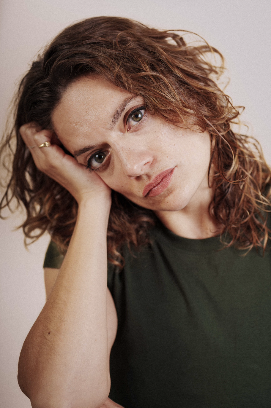 Raphaelle Rousseau, Artiste-Interprète - Agence Anora