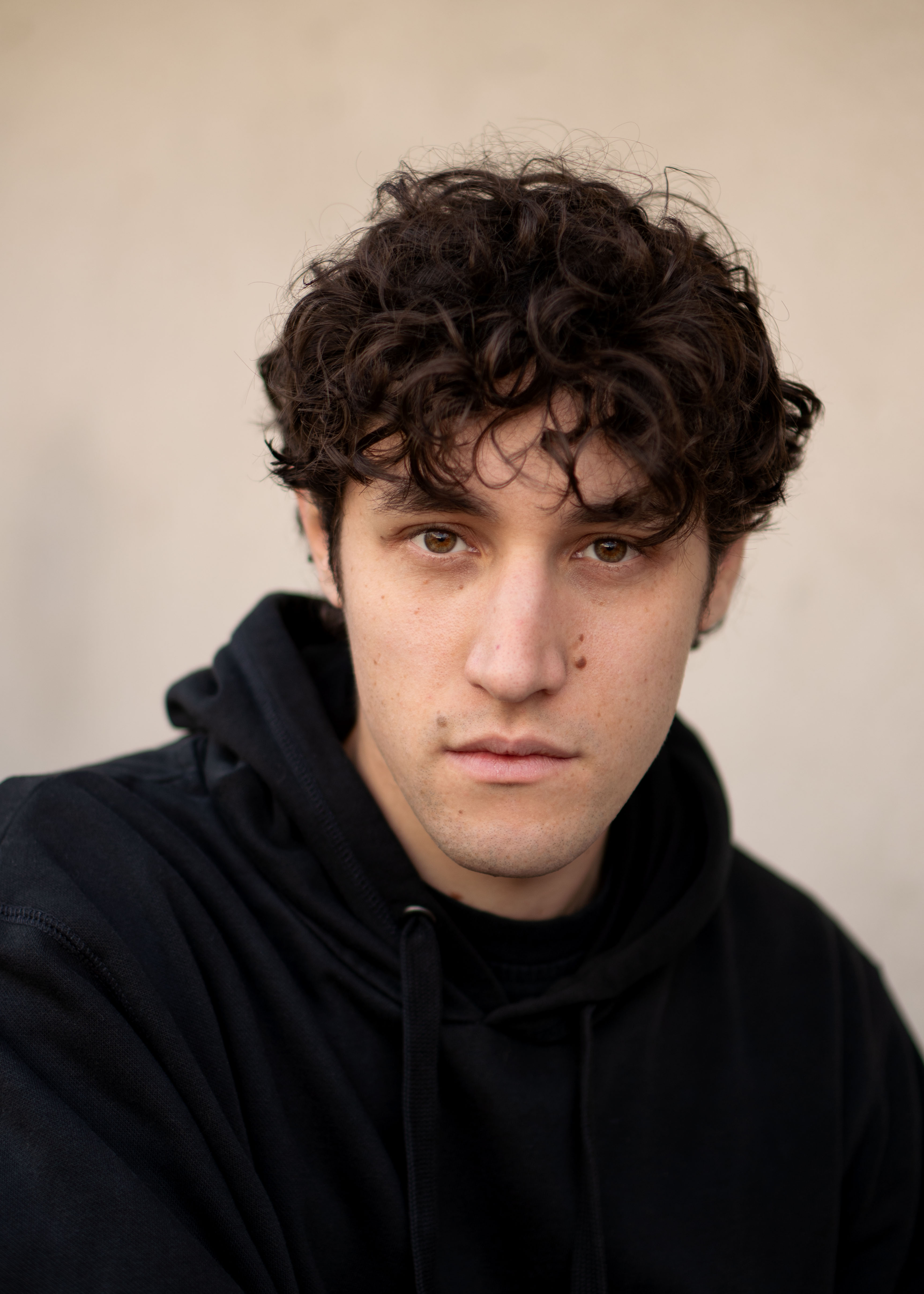 Rio Vega, Artiste-Interprète - Agence Anora