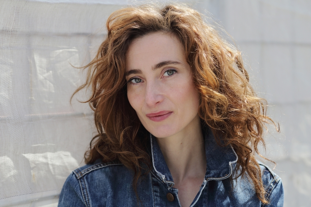 Sandrine Blancke, Artiste-Interprète - Agence Anora