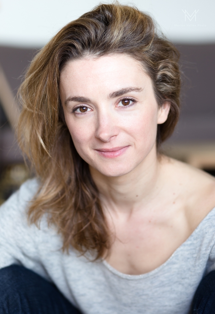 Stéphanie Caillol, Artiste-Interprète - Agence Anora