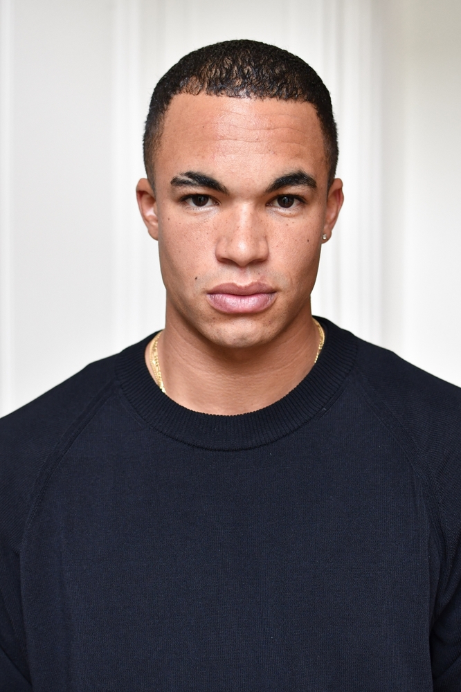 Théo Christine, Artiste-Interprète - Agence Anora