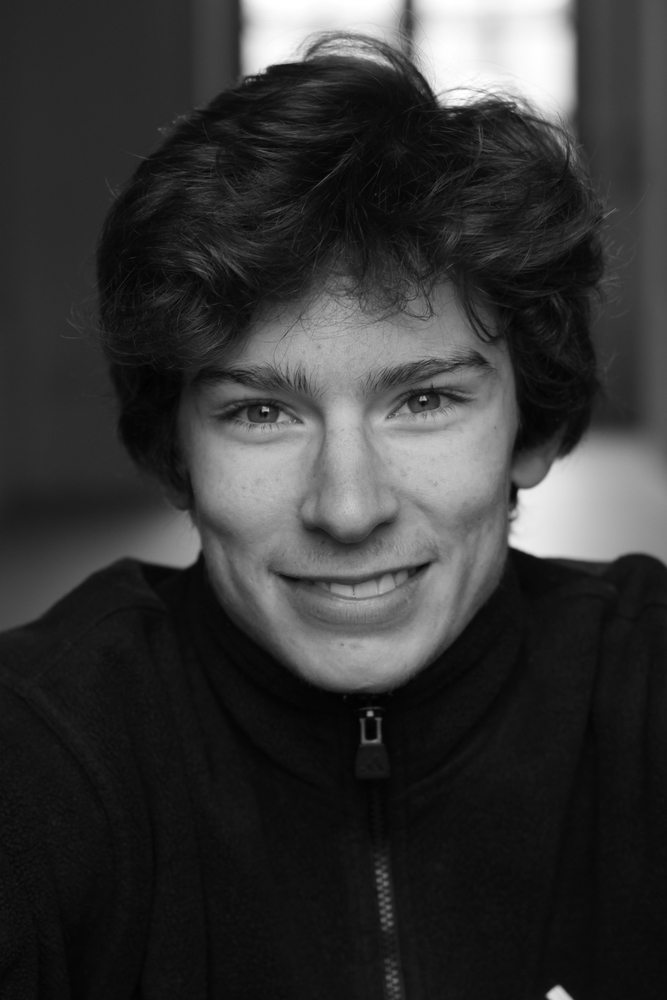 Théo Gross, Artiste-Interprète - Agence Anora