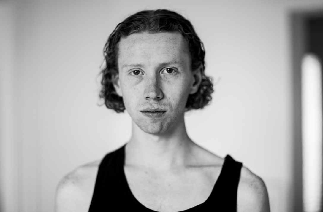 Tom Menanteau, Artiste-Interprète - Agence Anora