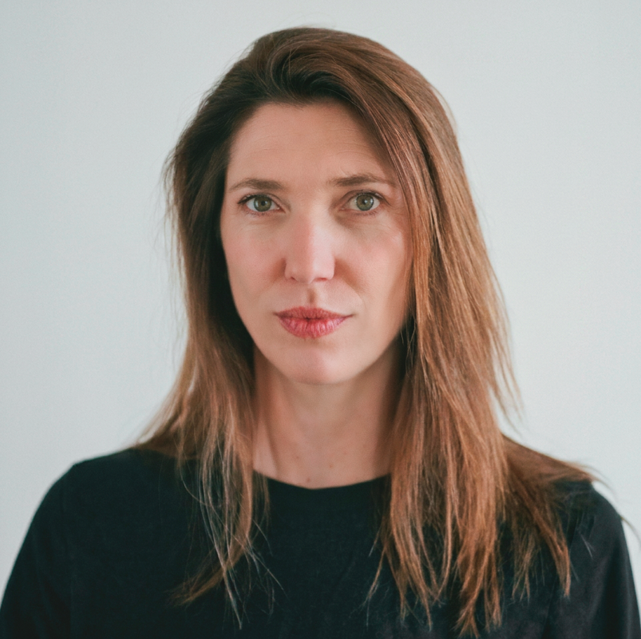 Zoé Bruneau, Artiste-Interprète - Agence Anora